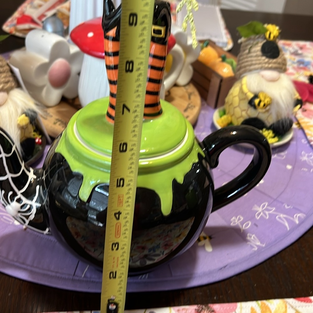 NEW EVIL WITCH TEA POT - Picture 9 of 10